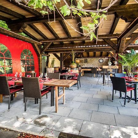 Reves Gourmands, Hotellerie & Gastronomie Vernayaz Exteriör bild