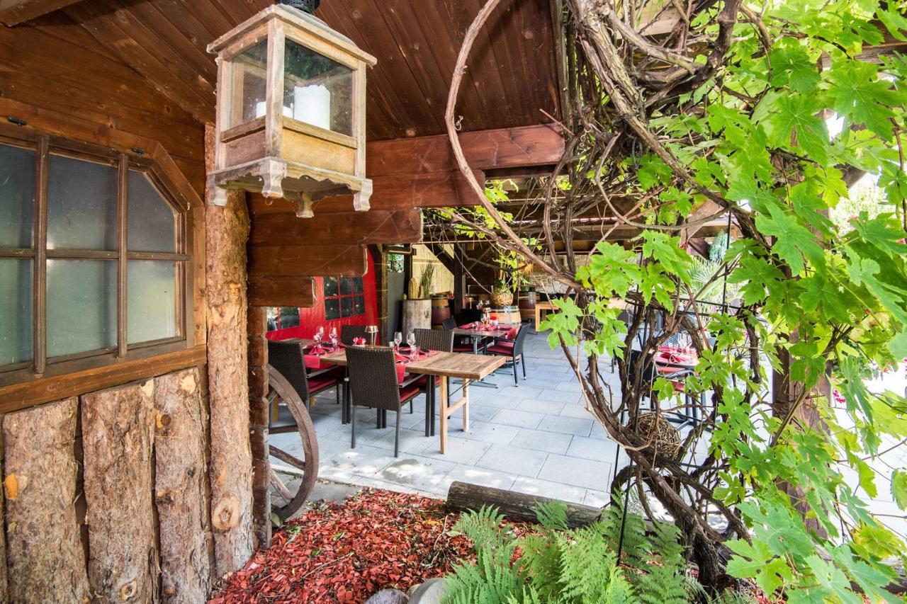 Reves Gourmands, Hotellerie & Gastronomie Vernayaz Exteriör bild