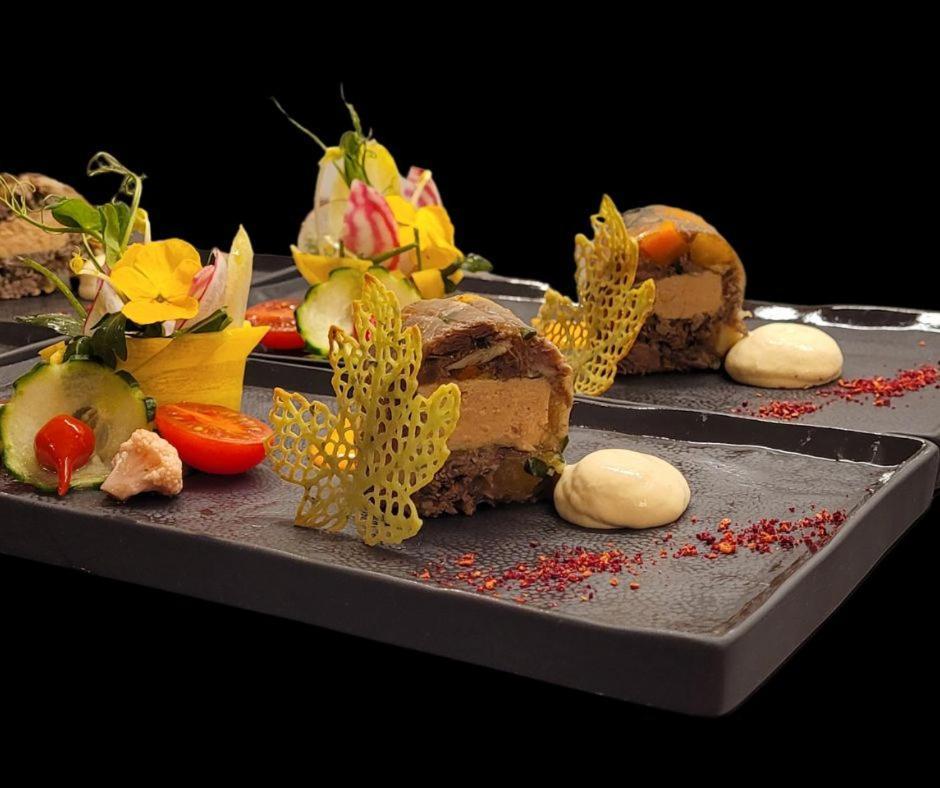 Reves Gourmands, Hotellerie & Gastronomie Vernayaz Exteriör bild