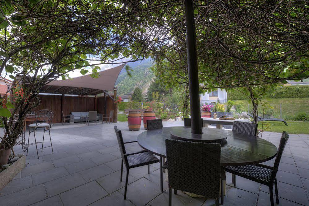 Reves Gourmands, Hotellerie & Gastronomie Vernayaz Exteriör bild