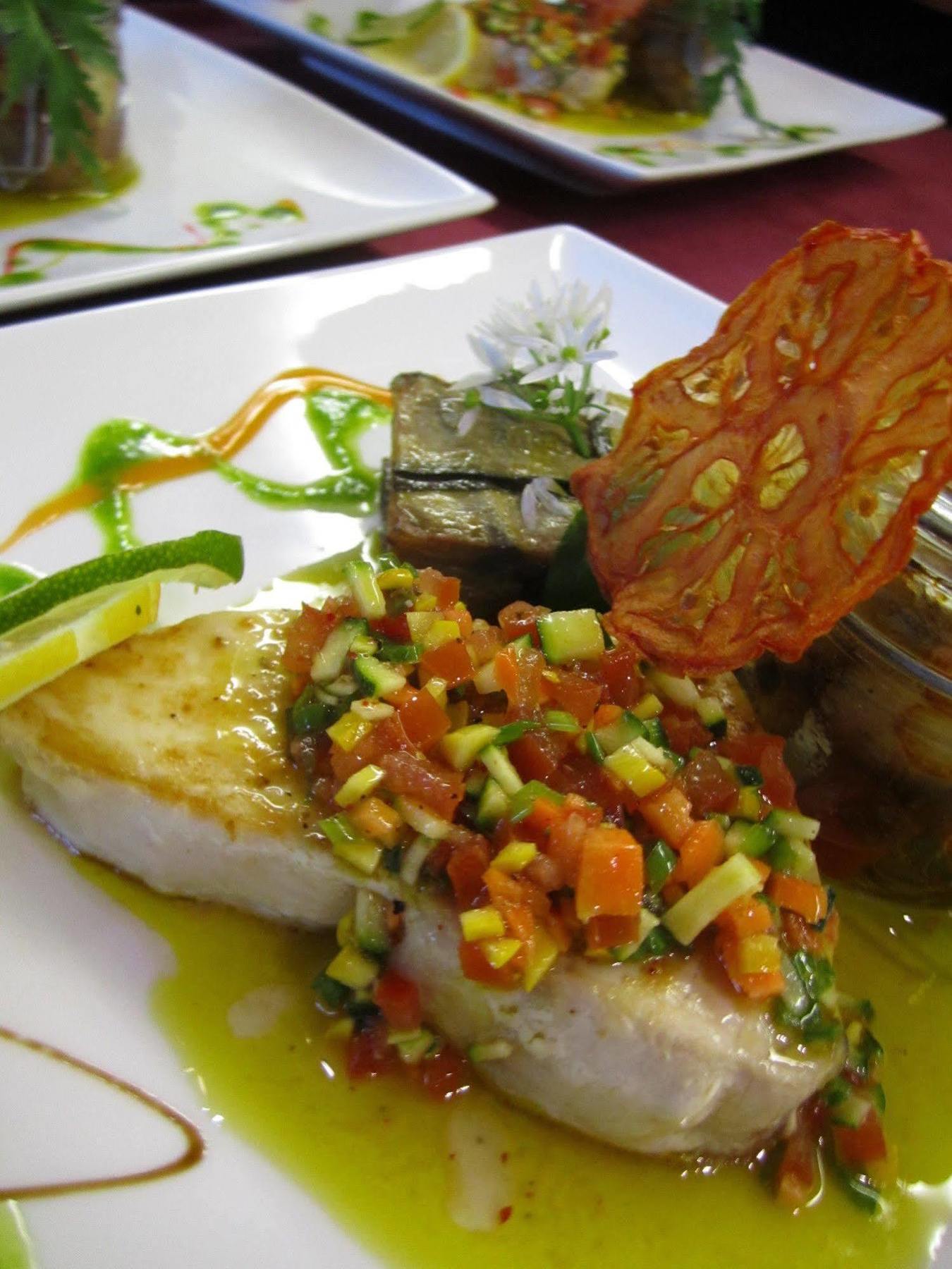 Reves Gourmands, Hotellerie & Gastronomie Vernayaz Exteriör bild
