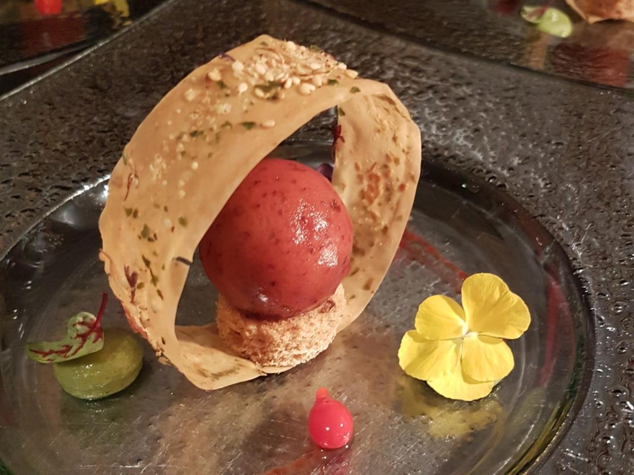 Reves Gourmands, Hotellerie & Gastronomie Vernayaz Exteriör bild
