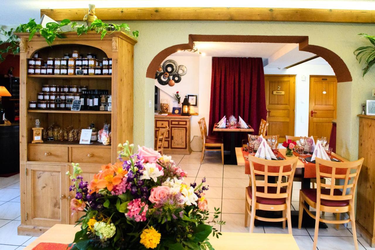 Reves Gourmands, Hotellerie & Gastronomie Vernayaz Exteriör bild
